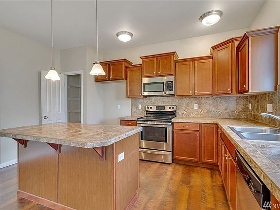 4th image of 15810 93rd Ave E