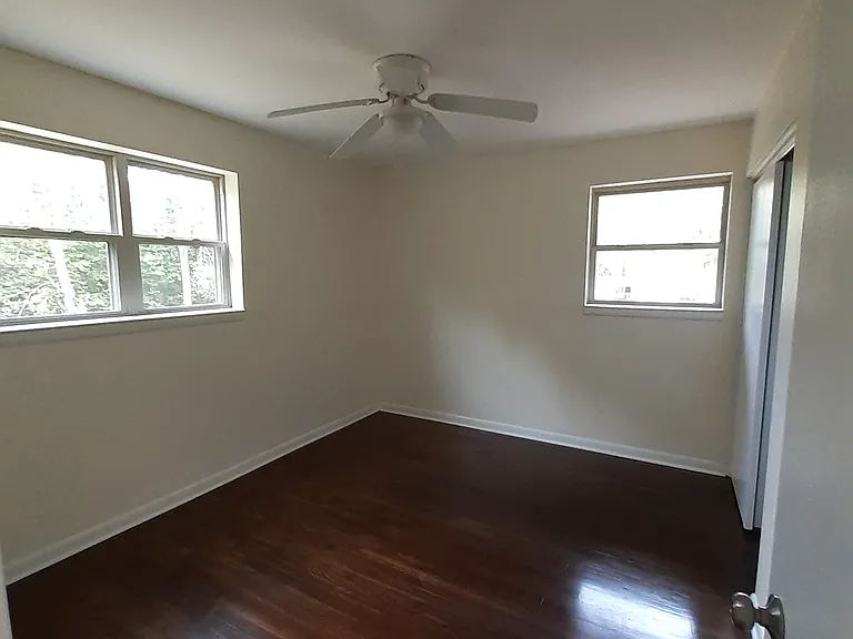 706 Valley Dr — Photo 12
