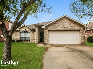 645 Babbling Brook Dr, Saginaw, TX 76179