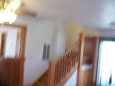 4th image of 521 W 9th St