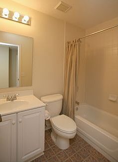 4th image of 5238 Hanover Close