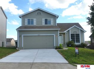 18215 Sunridge St, Omaha, NE 68136