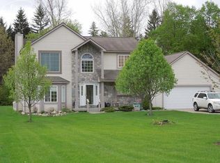 8367 Pineview Lake Dr, Linden, MI 48451