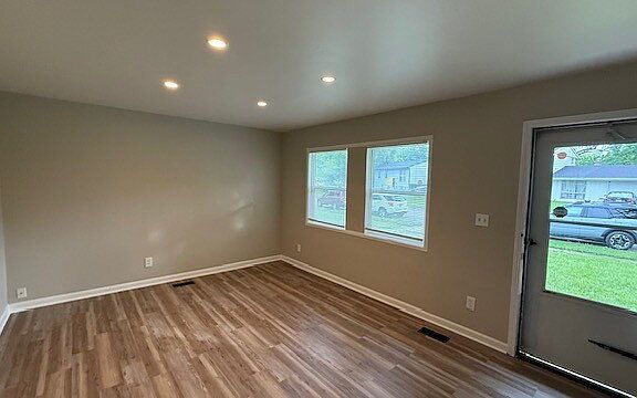 5th image of 9519 Conried Dr