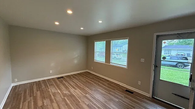 9519 Conried Dr — Photo 5
