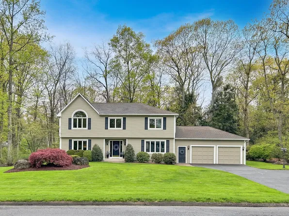 68 Portage Crossing, Farmington, CT 06032