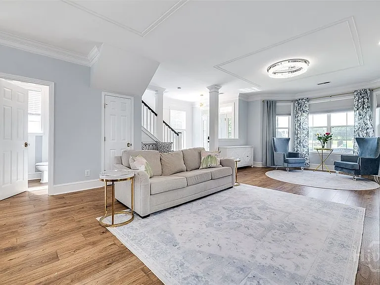 8 Bushwood Dr — Photo 12