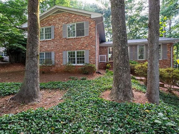 2nd image of 2752 Townley Cir