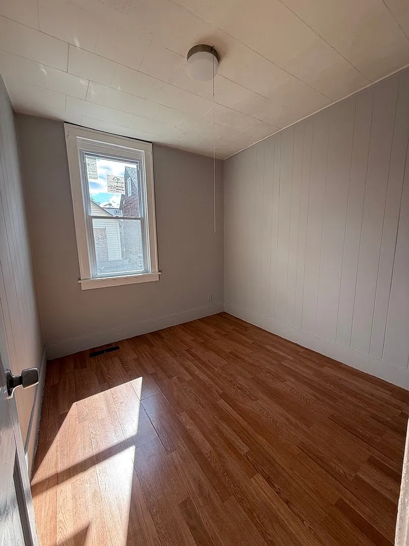 710 Blandina — Photo 4