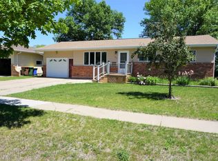 1322 Frank Ave SE, Huron, SD 57350