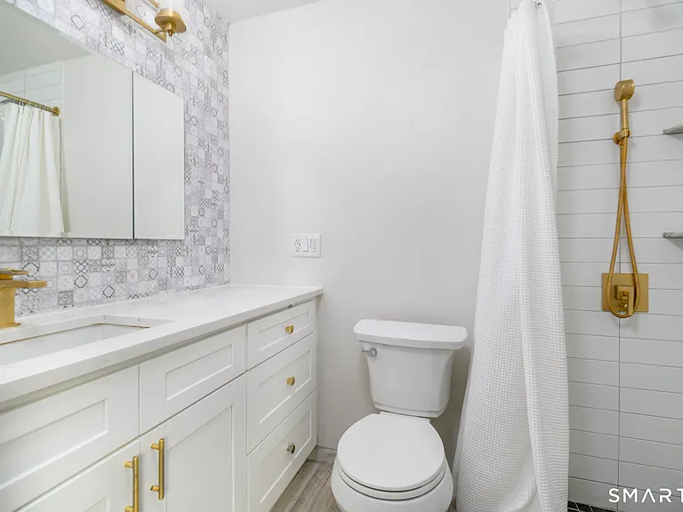 39 Kenilworth Dr W — Photo 13