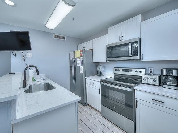 3rd image of 5905 South Kings Hwy. #2214-C