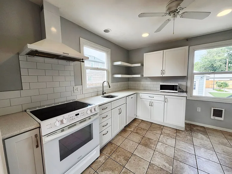 1014 Perkins Ave — Photo 9