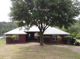 204 Hidden Lakes Trl, Defuniak Springs, FL 32433