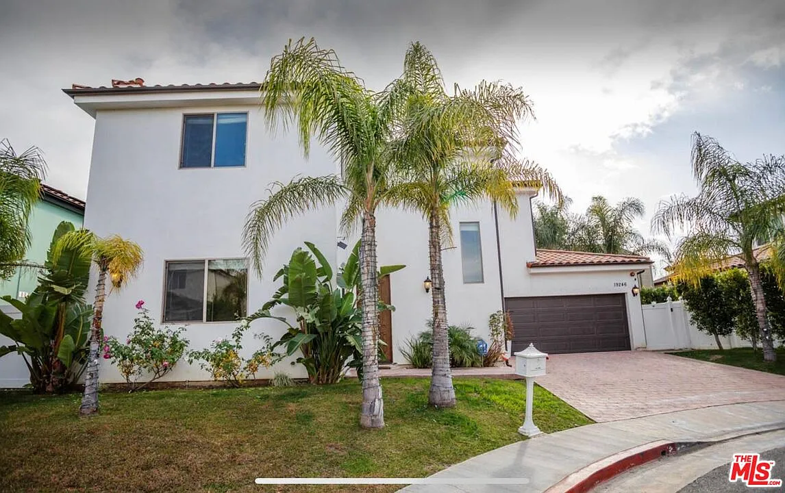 4 bed, 4.0 bath, 2510 sqft, $7,995 — Photo 4