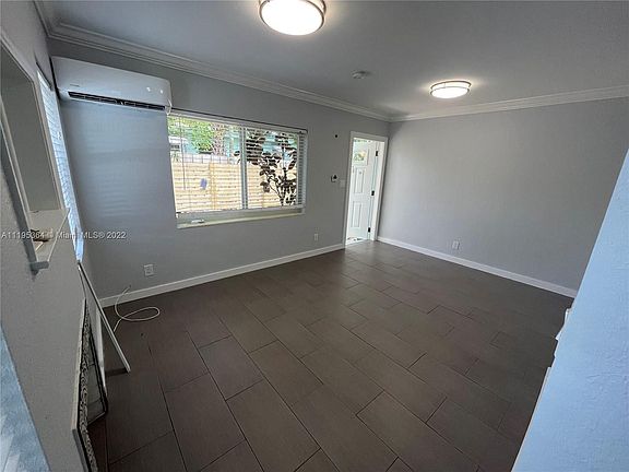 4th image of 600 SW 7th St #600