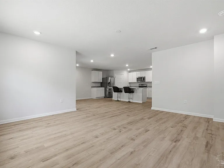5367 Peach Dr — Photo 32