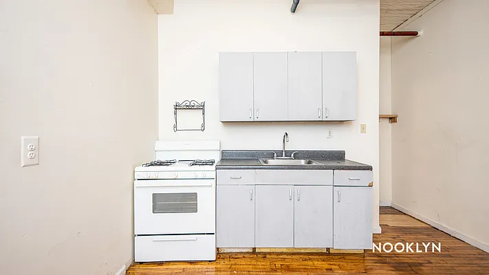 Rented by Nooklyn NYC LLC | media 18
