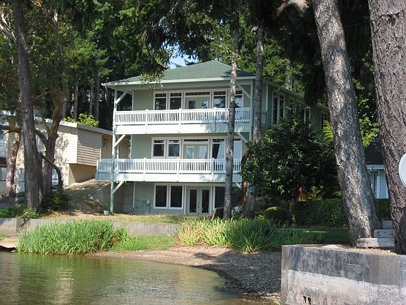 3rd image of 1660 E Island Lake Dr