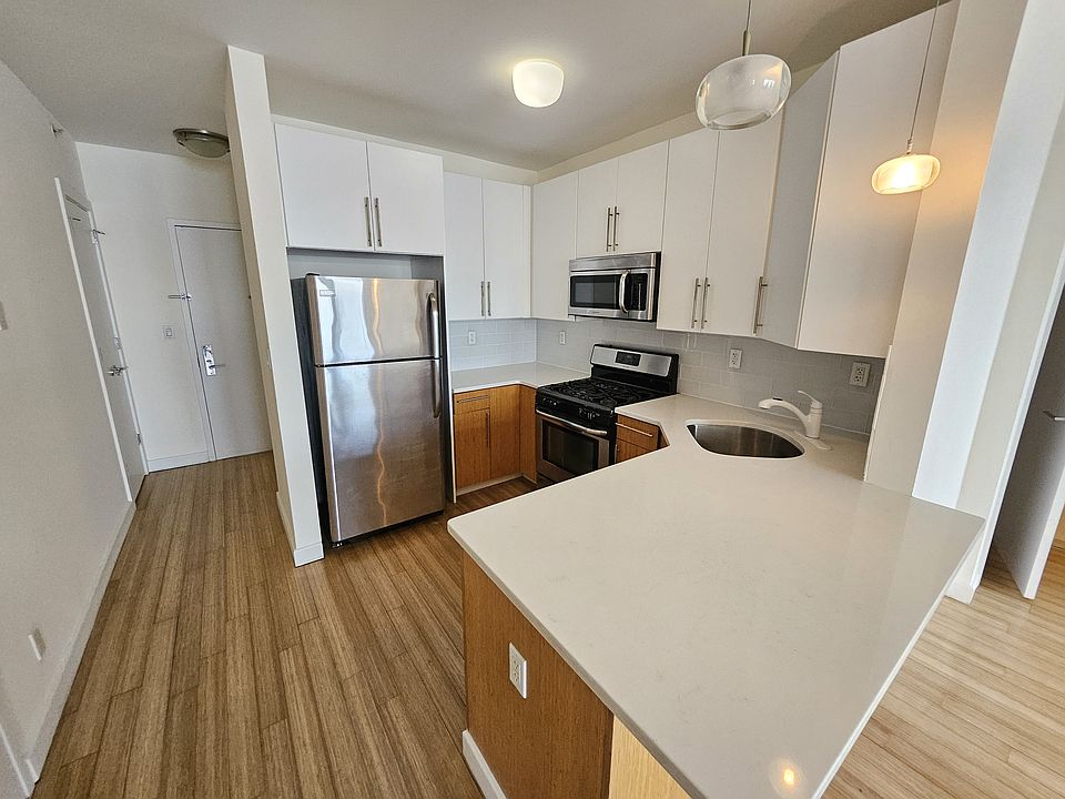 1st image of 234 Richmond Ter #2