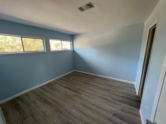 Second bedroom, freshly painted, new floors