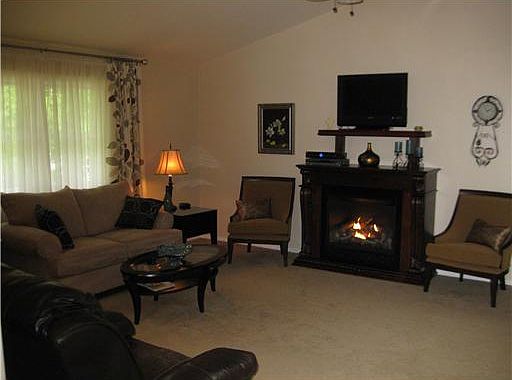3rd image of 1 Terrington Cir