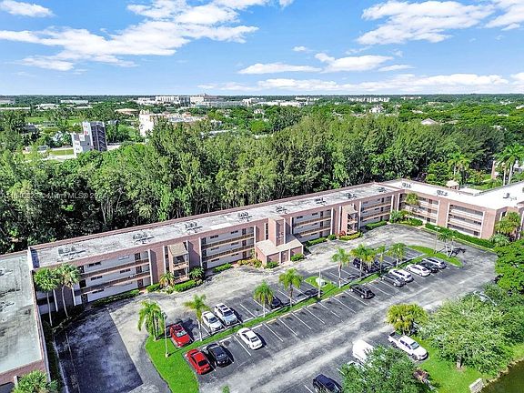 4th image of 7060 Nova Dr APT 303C