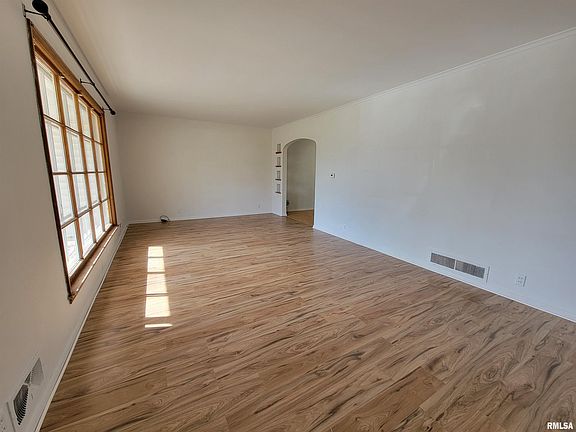 2nd image of 303 N Carole Ave