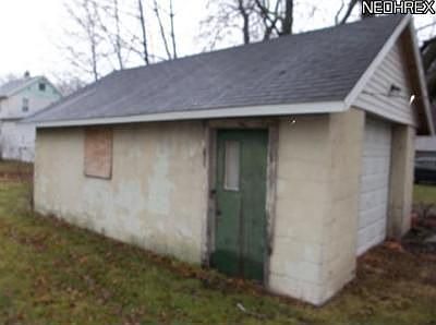 4th image of 2245 Burton St SE