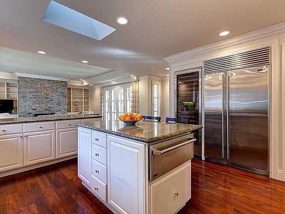 5th image of 158 Greenoaks Dr