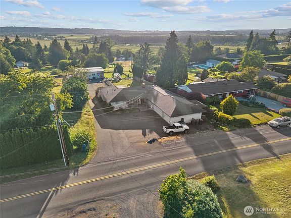 3rd image of 4716 83rd Avenue SE
