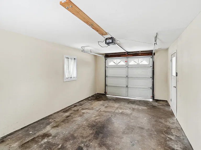 701 S Evergreen Rd — Photo 26
