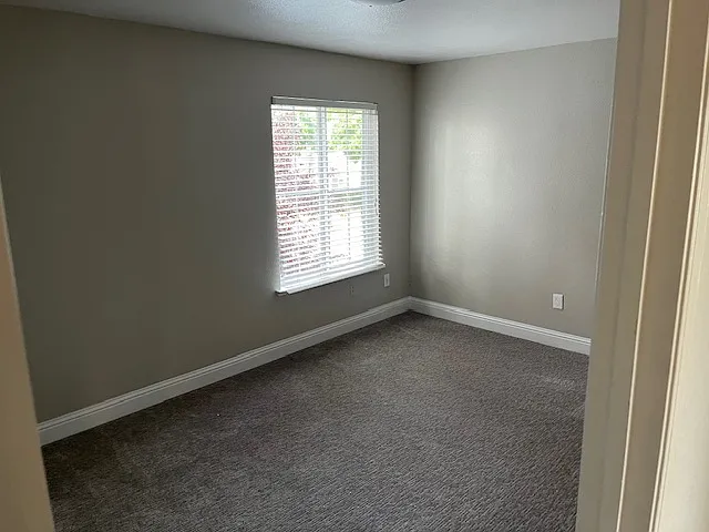 Ascent Townhome Apartments — Photo 57