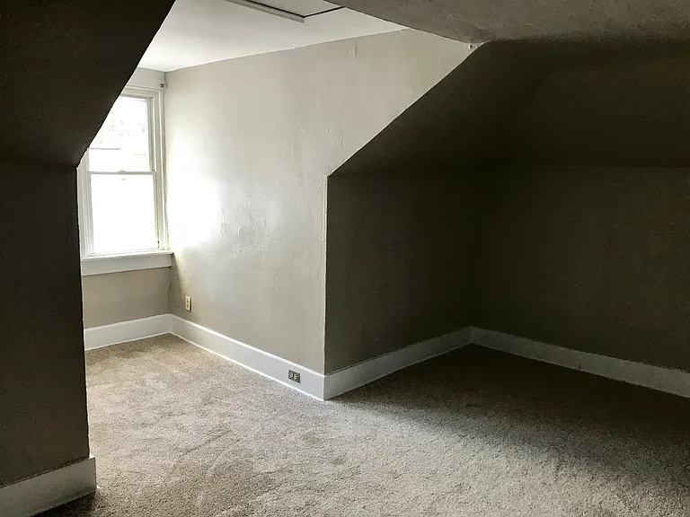 744 Laurel St — Photo 10