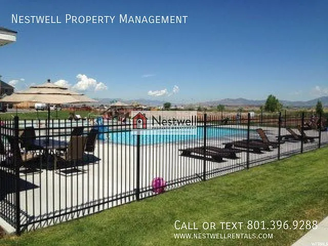 284 N 725 E — Photo 16