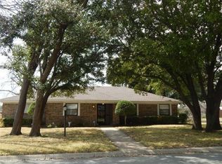 3900 Van Deman Dr, Benbrook, TX 76116