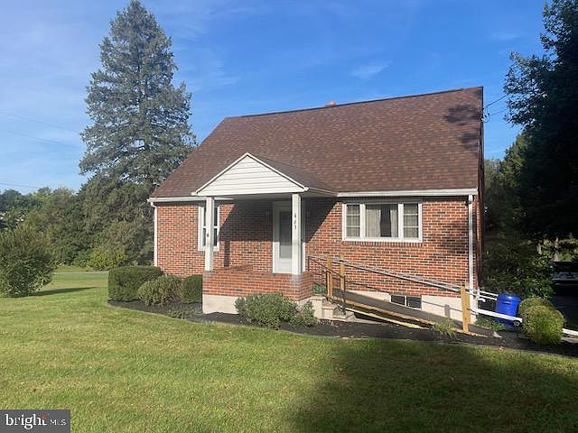 1st image of 463 White Oak Ln