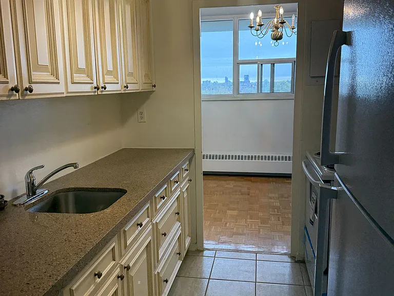 161 Oakwood Ave #902 — Photo 3