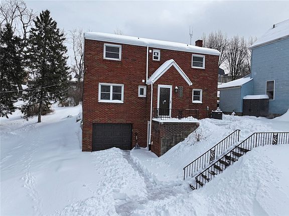 2nd image of 4448 Valley View St