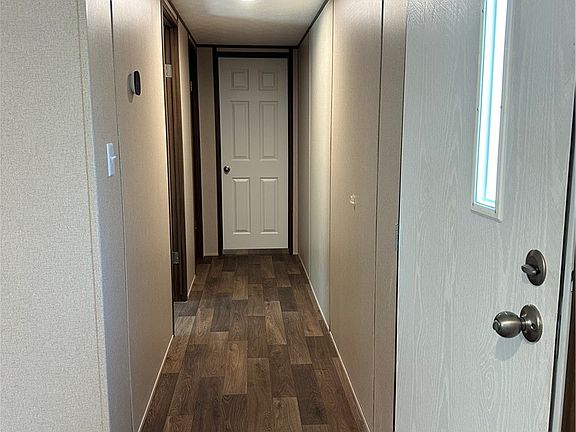 3rd image of 717 Blyth Rd