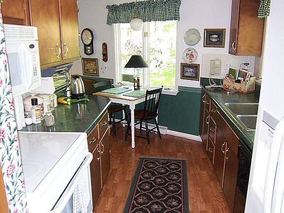4th image of 301 Andover Pt