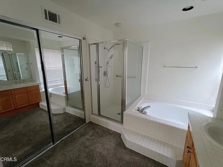 1405 La Culebra Cir — Photo 33