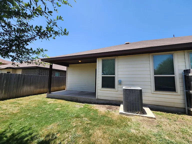 546 Creekside Frst — Photo 17