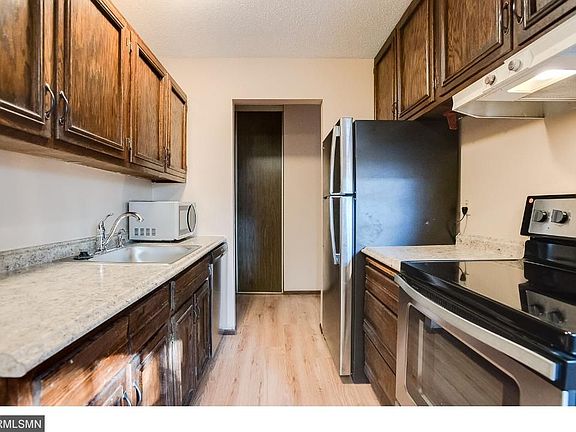 4th image of 702 Old Settlers Trl APT 5