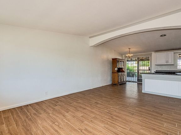 4th image of 1024 W Thurber St