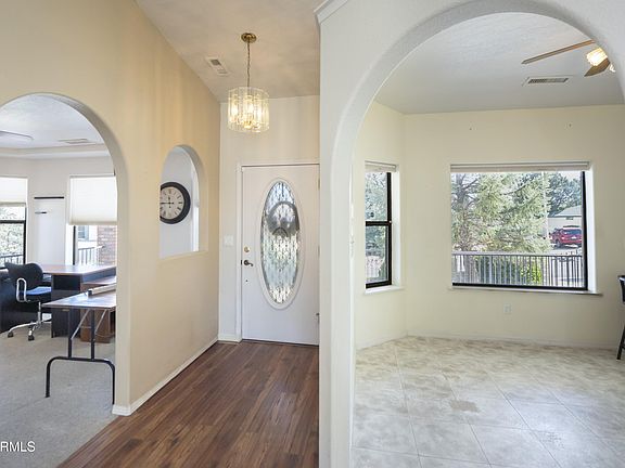 5th image of 4212 N CYPRESS Circle