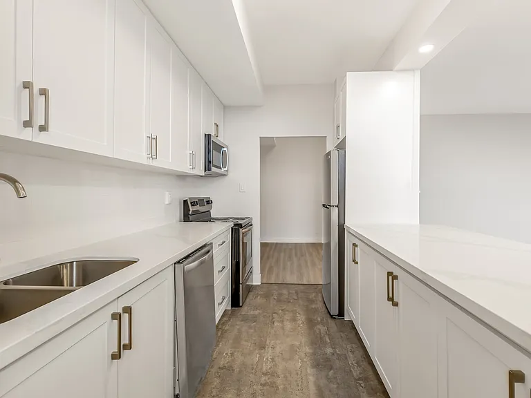 20 Graydon Hall Dr — Photo 18