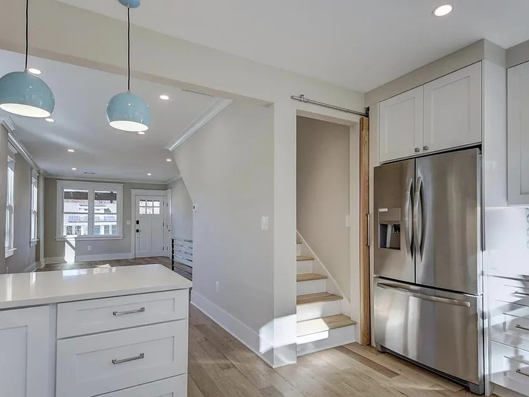 1435 Jackson St NE — Photo 8