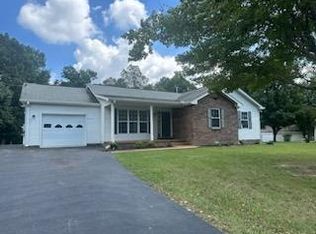 103 W Dell Rd, Dickson, TN 37055
