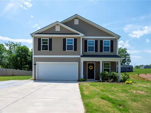 284 Lilys Pl, Lexington, NC 27292